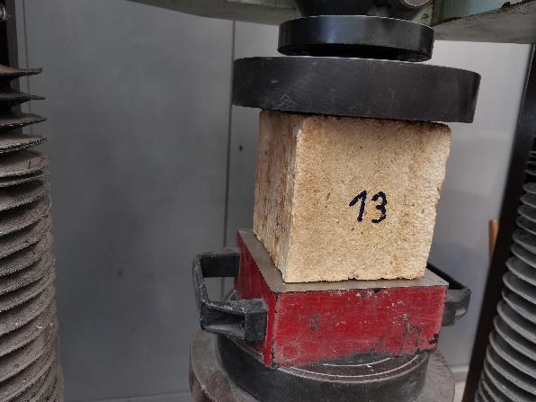 Obsah obrázku plyn, válec, Autodíly, budova
Popis byl vytvořen automaticky