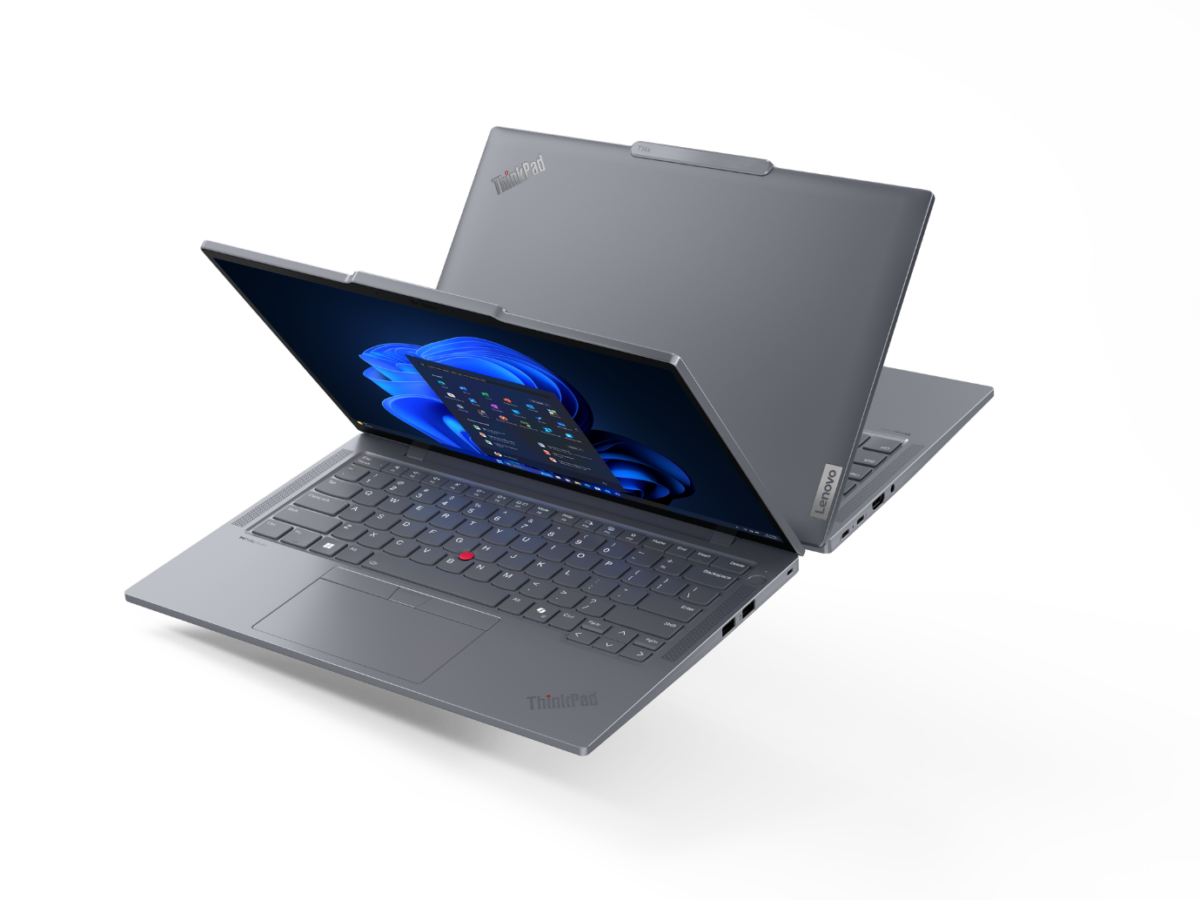 A computer with a keyboard and a keyboard
Description automatically generated