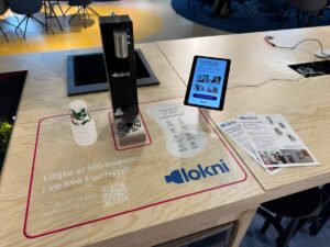 T-Mobile spolupracuje s Lokni. Filtrovanou vodu nově nabízí v Magenta Experience Center, kde zajistí pitný režim i během dětských příměstských táborů